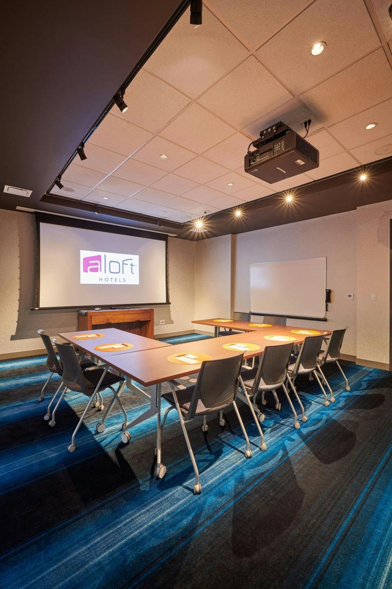 Hotel Aloft Cleveland Airport North Olmsted Esterno foto