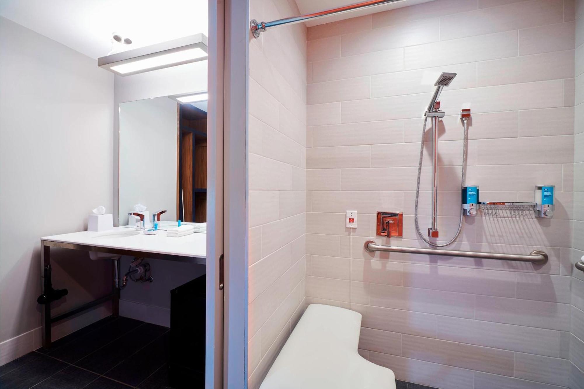 Hotel Aloft Cleveland Airport North Olmsted Esterno foto